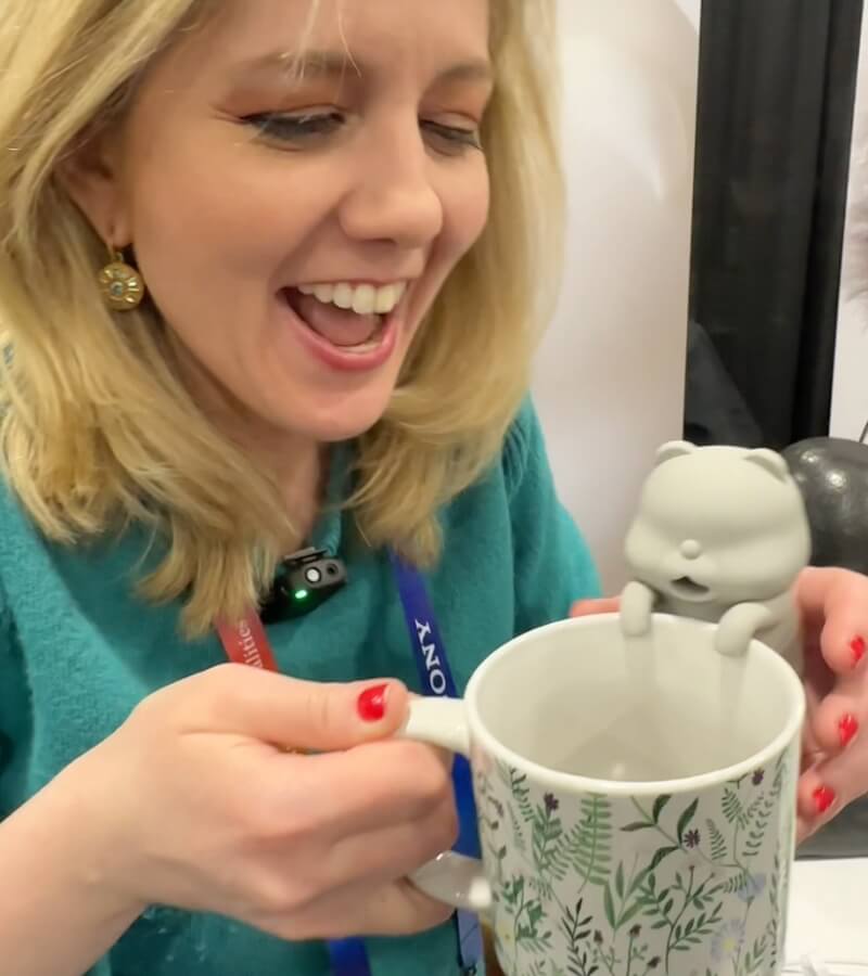 روبوت فوفو الذكي… يخليك تشرب قهوتك في الوقت المثالي ☕🐱